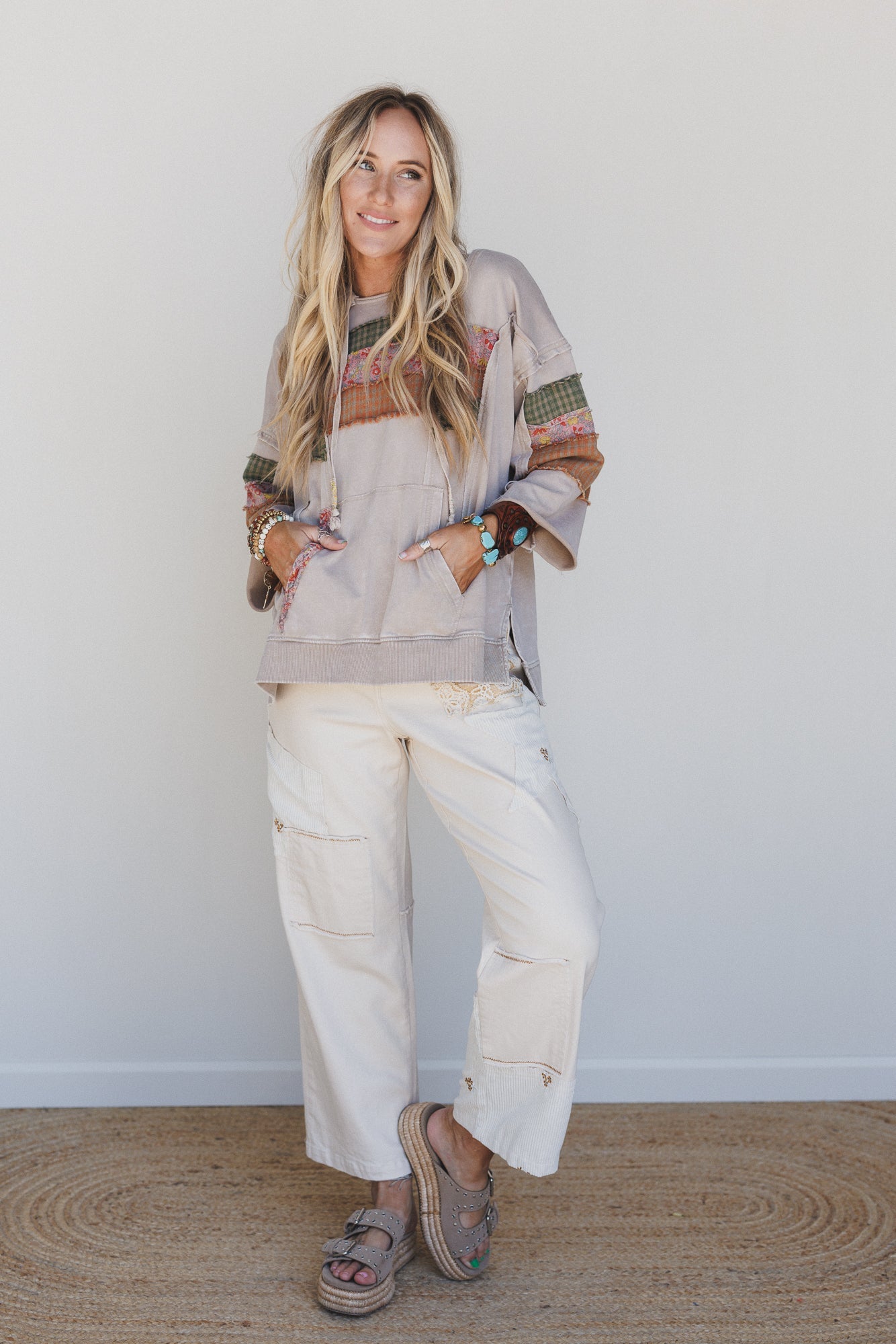 Wanderwest Hoodie Pullover - Taupe