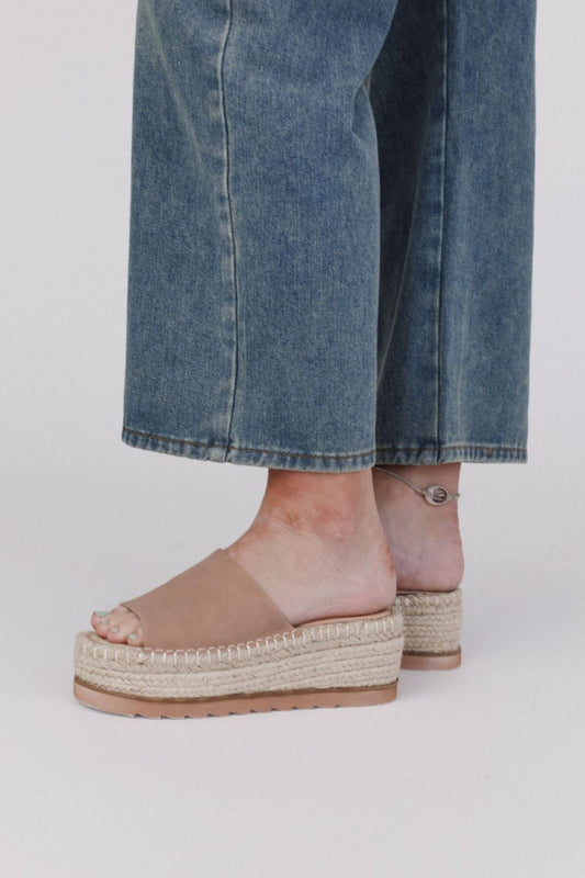 Prairie Path Platform Sandal - Taupe