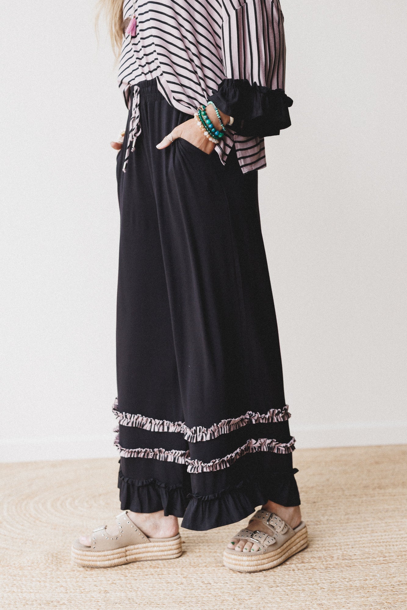 The Nest Time To Be Set - Mocha Black