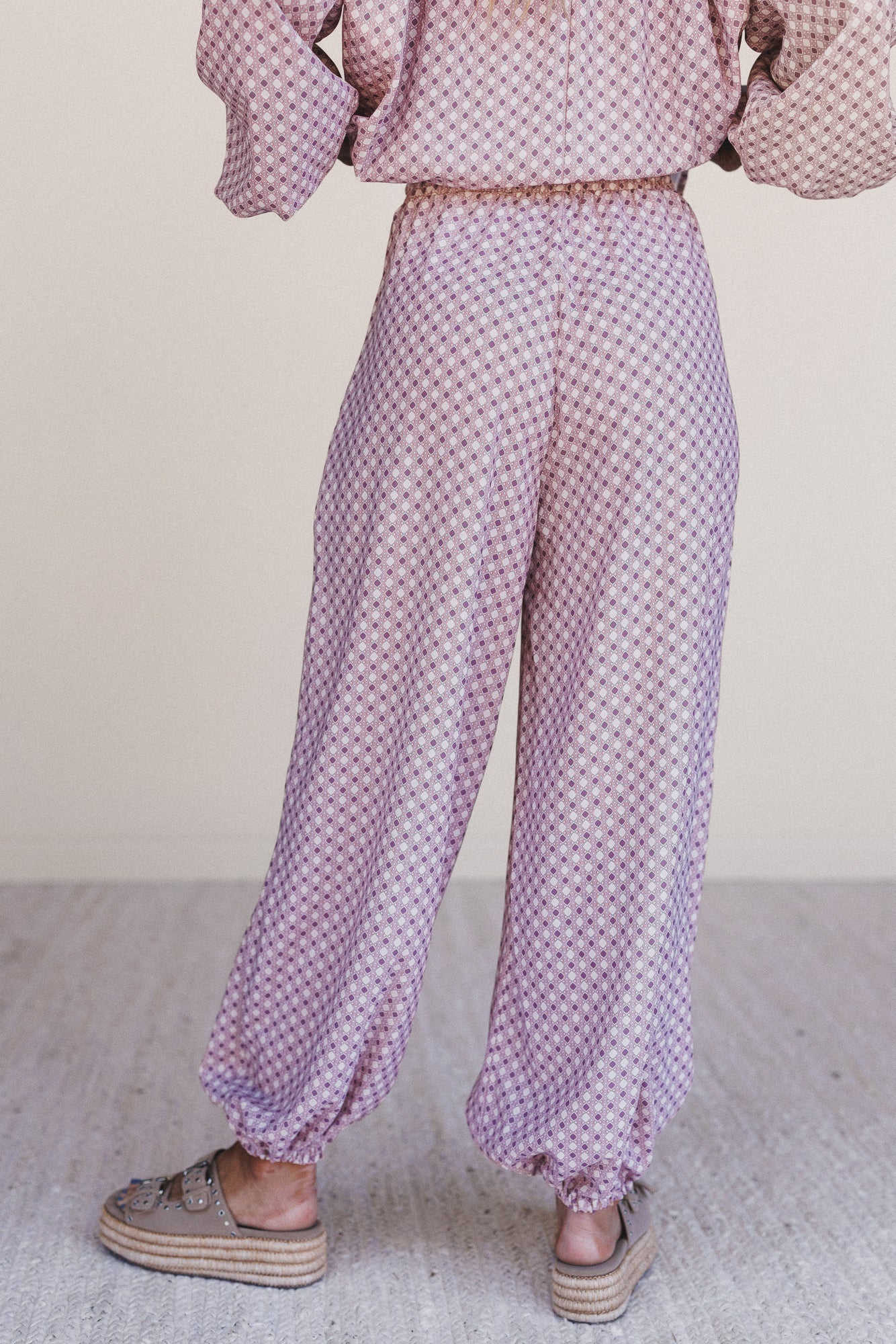 The Nest Mystic Mirage Printed Joggers - Burgundy