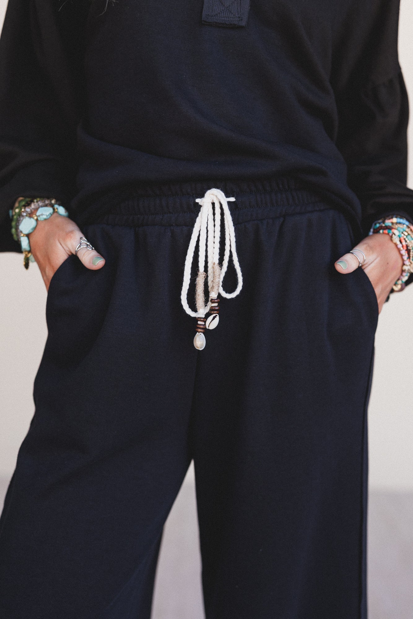 The Nest Laid Back Love 2 Piece Bundle - Black