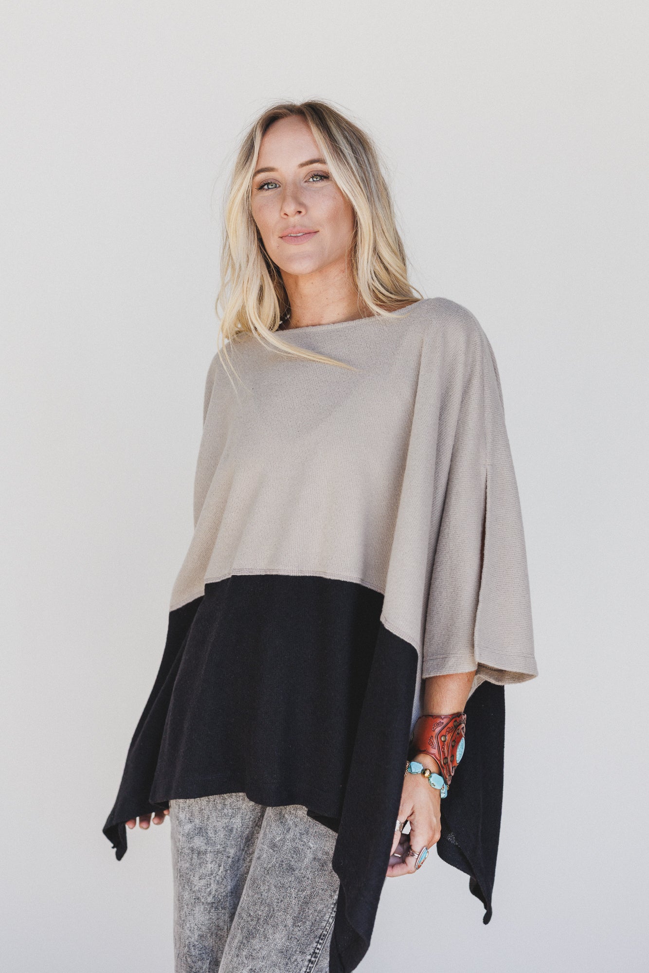 The Nest Lucky Shadow Top - Taupe Black