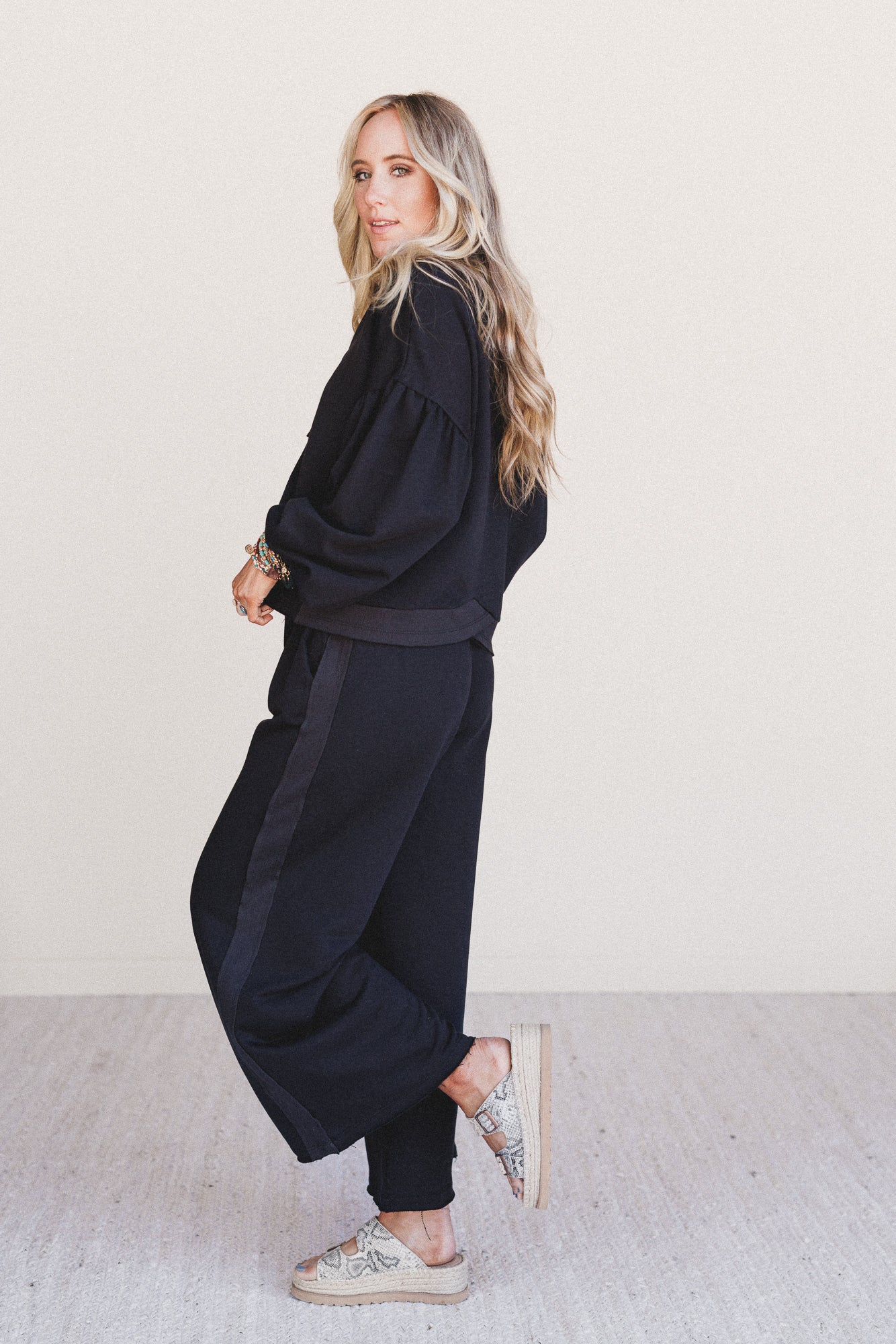 The Nest Laid Back Love 2 Piece Bundle - Black