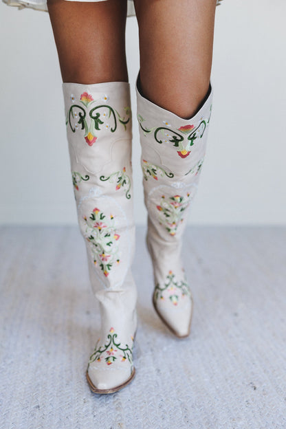 Cowgirl Bloom Embroidered Boots - Cream