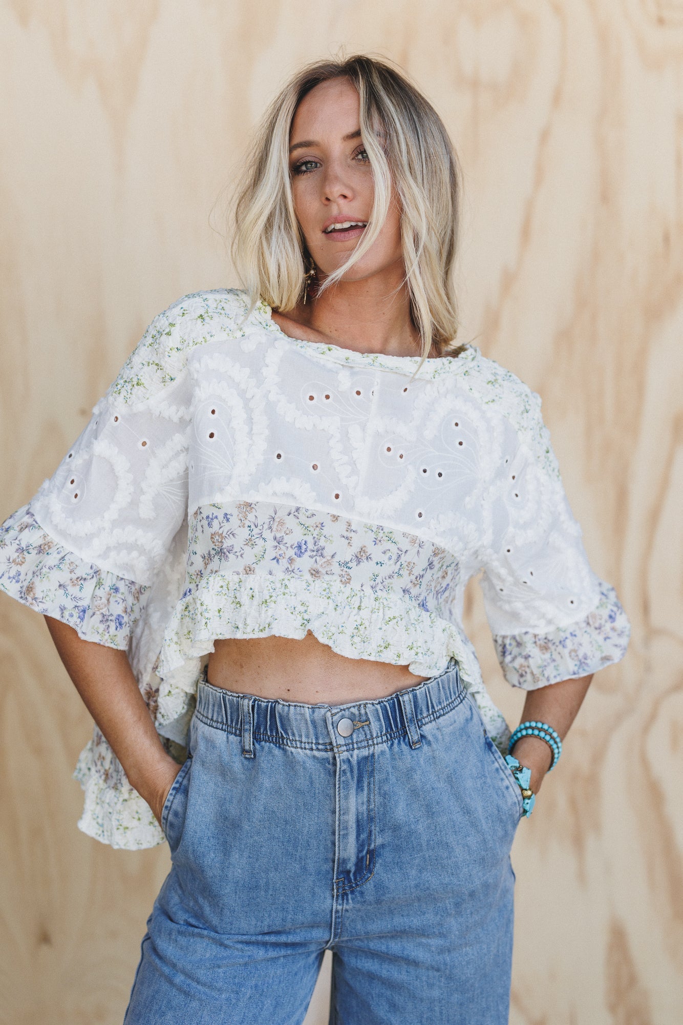 Daisy Glow Floral Textured Top - Off White
