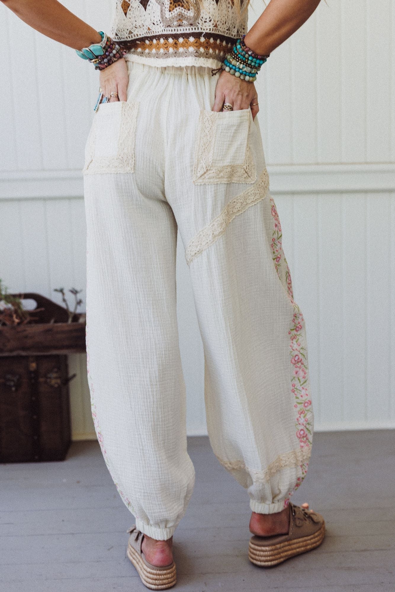 Floral Drift Embroidered Pants - Natural