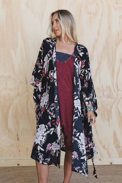 Free Flowin' Butterfly Sleeve Kimono - Black