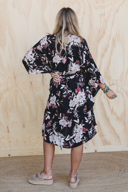 Free Flowin' Butterfly Sleeve Kimono - Black