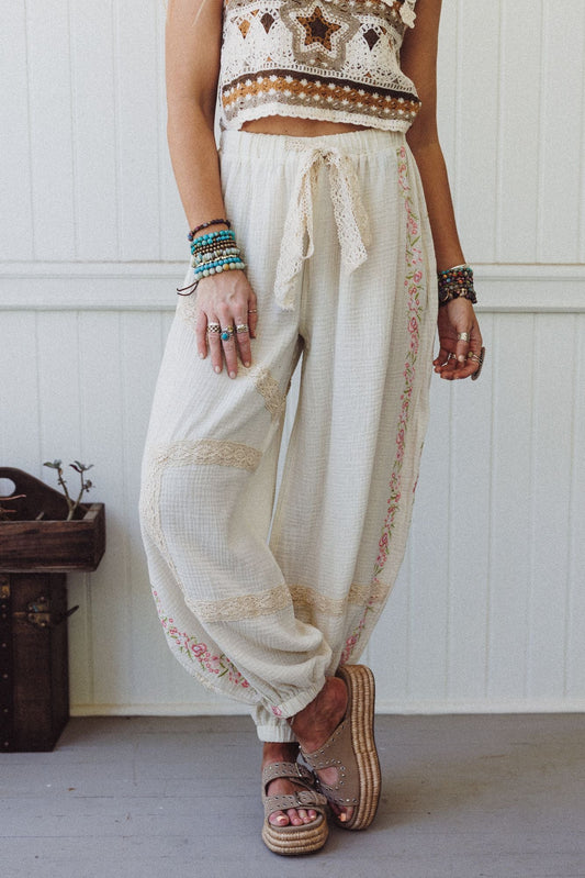 Floral Drift Embroidered Pants - Natural