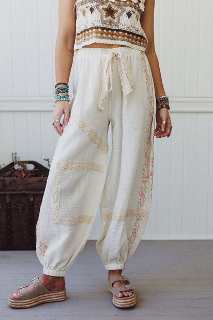 Floral Drift Embroidered Pants - Natural