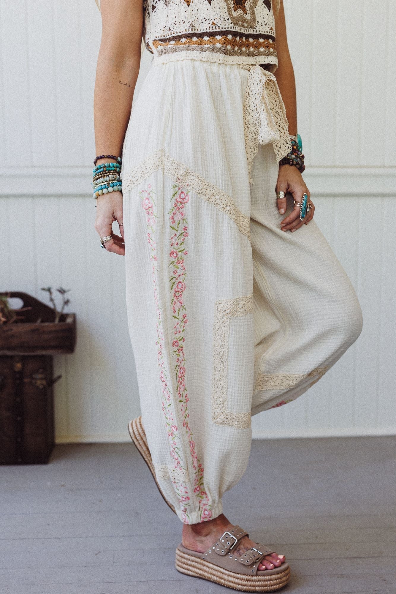 Floral Drift Embroidered Pants - Natural